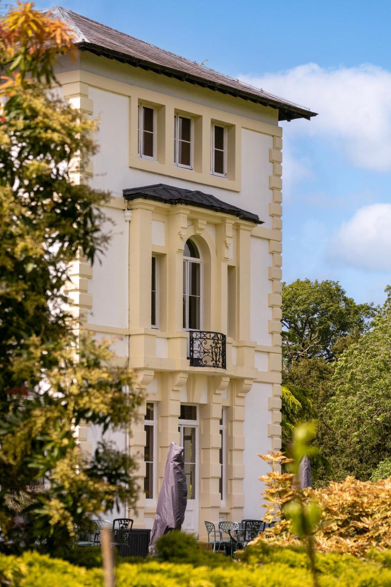 The Falcondale Hotel&Restaurant Lampeter Esterno foto