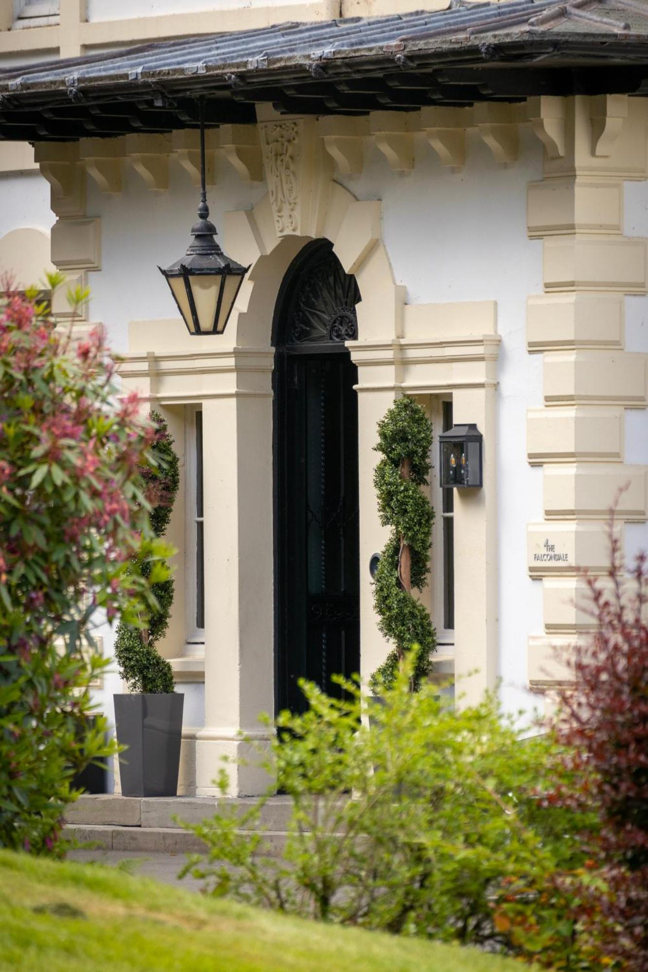 The Falcondale Hotel&Restaurant Lampeter Esterno foto